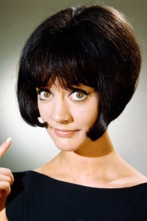 Amanda Barrie photo
