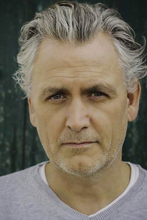 Julian Nicholson photo