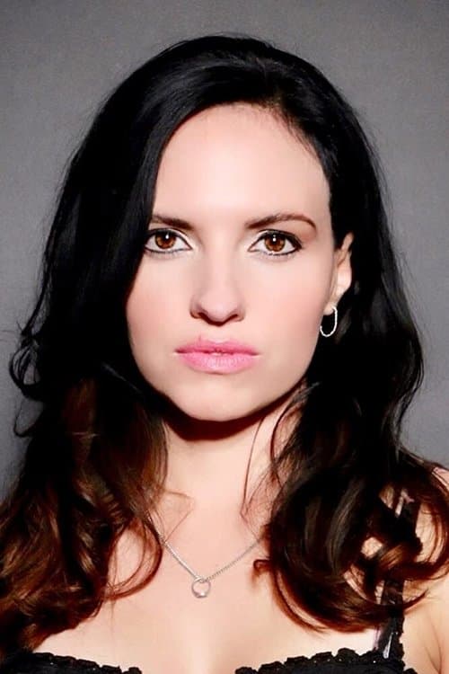 Karla Hernandez photo