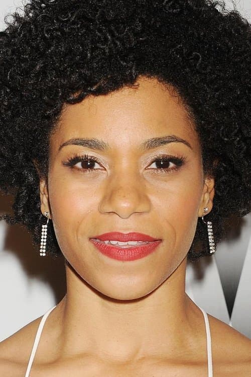 Kelly McCreary photo