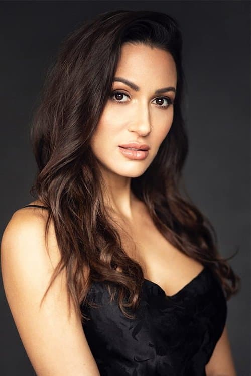 Sitara Hewitt photo