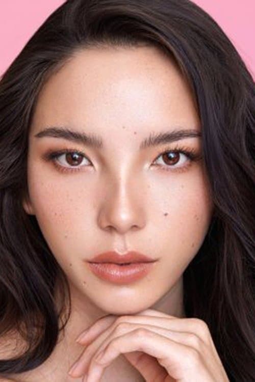 Tia Taveepanichpan photo