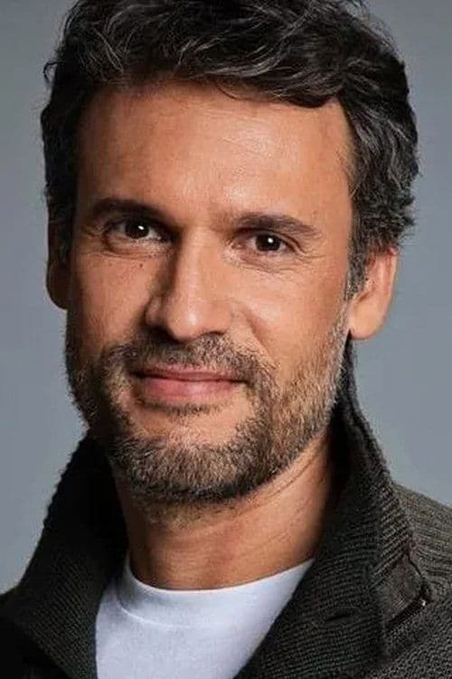 Yadier Fernández photo