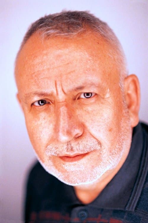 Profile image of Yücel Çakmaklı